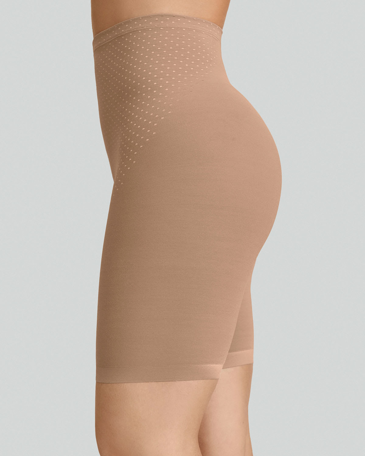  Seamless Luxe Smoothing Slip Short