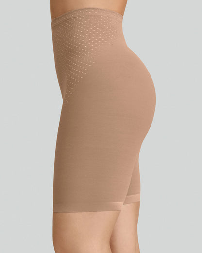  Seamless Luxe Smoothing Slip Short