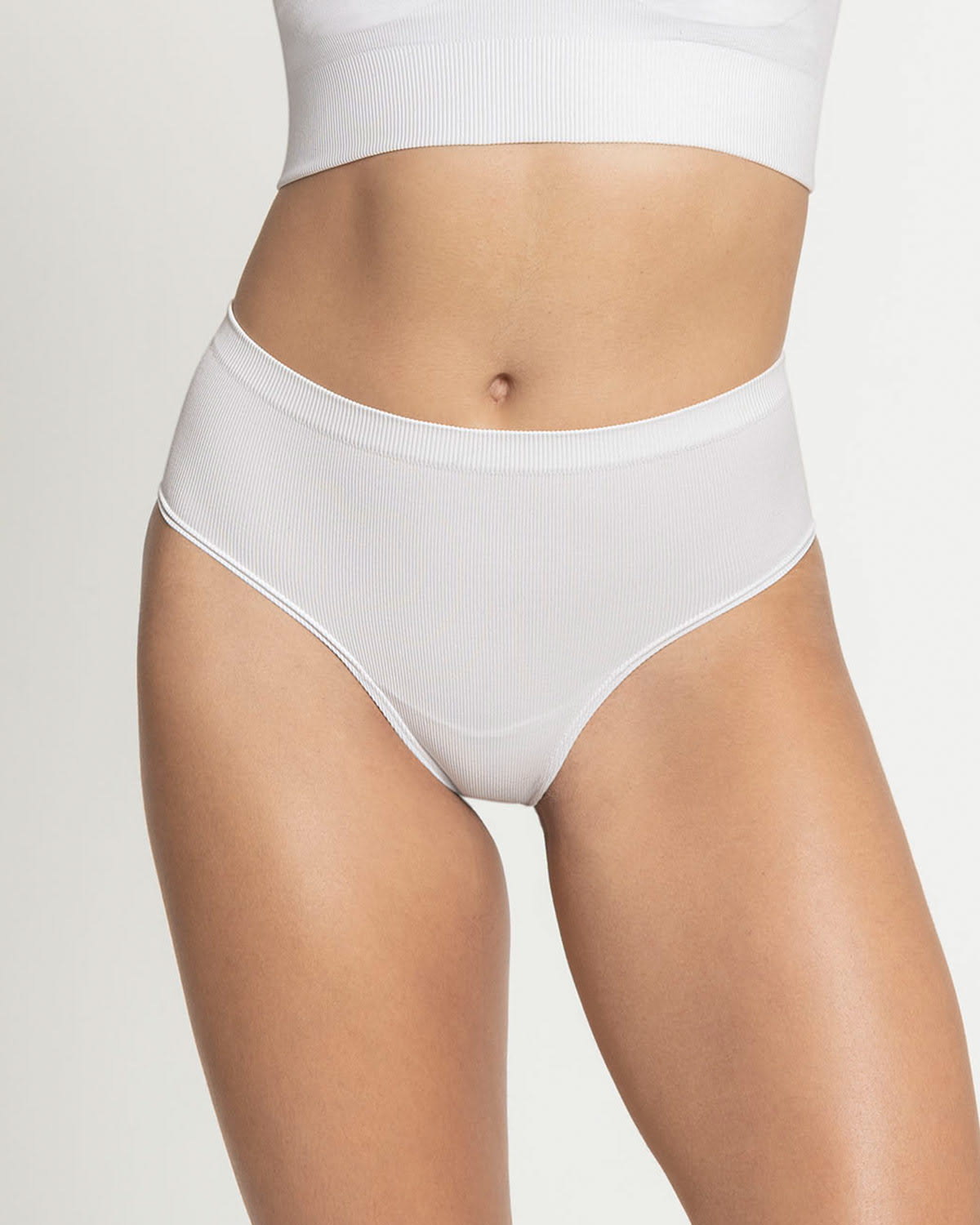  High-Tech Seamless Mid-Rise Cheeky Knicker