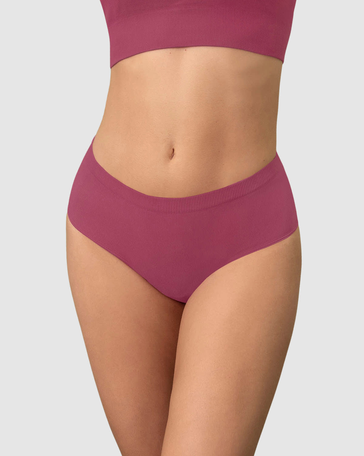  High-Tech Seamless Mid-Rise Cheeky Knicker