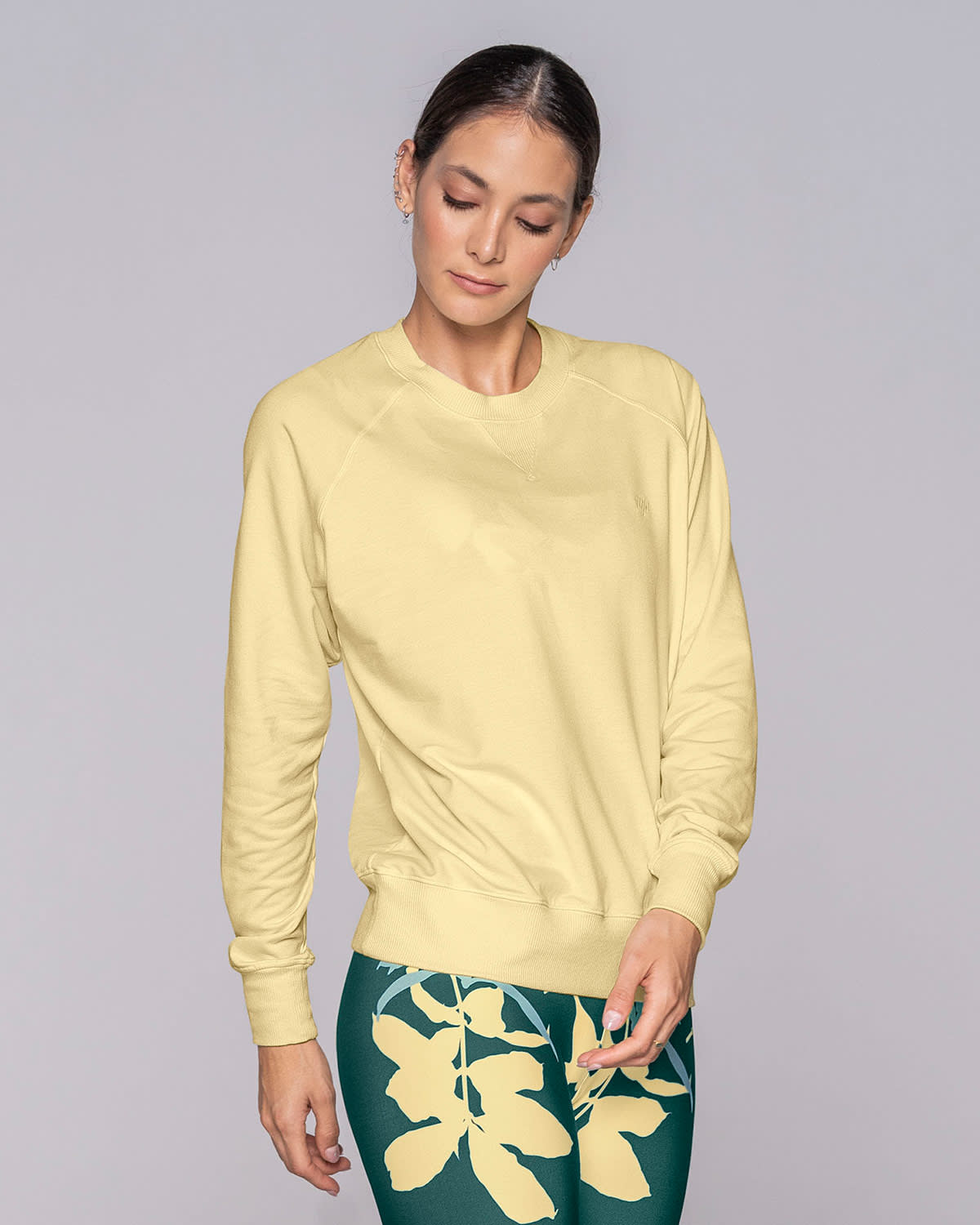  Round Neck Light Active Sweater