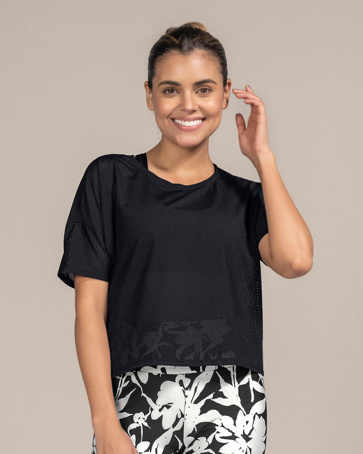  Active Mesh Shirt With Adjustable Ruching