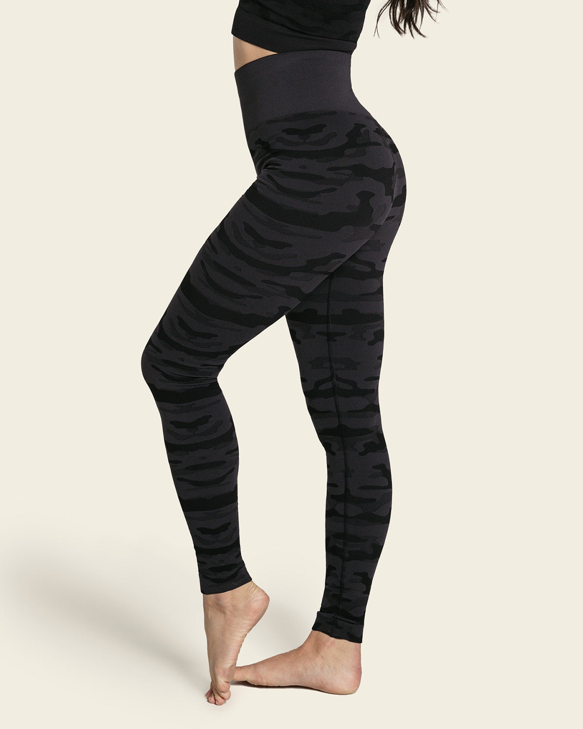  Sculpting High-Waisted Graphic Active Legging
